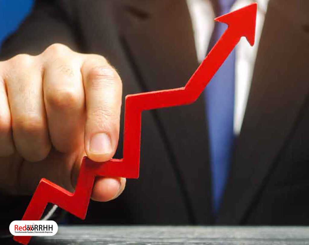 Además, la capacitación de los gestores en retroalimentación del rendimiento para aprovechar al máximo la herramienta de medición.